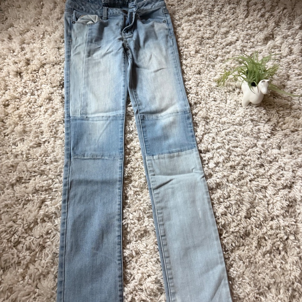 Chic Trendy American Eagle, Patchwork Size 2 Skin… - image 2